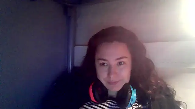 Snapshot of Emparia chatting on November 2025 10:45:02 PM Emparia online show from November 2025 10:45:02 PM