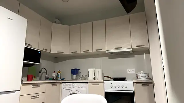 Denni Spilber online show from October 2025 03:24:01 PM