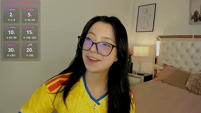 Snapshot of Zoe_Xra chatting on June 2026 08:29:02 PM Zoe Xra online show from June 2026 08:29:02 PM