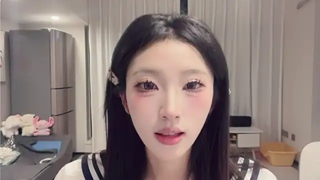 Snapshot of ZhaoZhao-ZM chatting on September 2025 01:22:01 PM ZhaoZhao-ZM online show from September 2025 01:22:01 PM