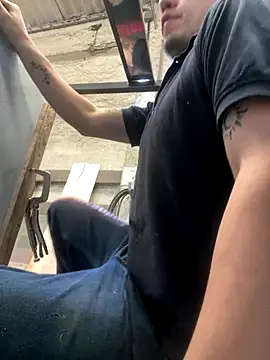 True Di online show from December 2025 04:24:01 PM