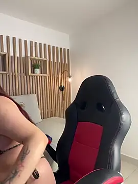 emma cleir online show from October 2025 07:42:02 PM