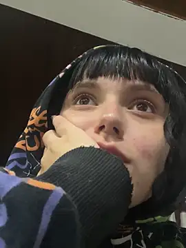 XBODTRIIPX online show from December 2025 03:48:01 AM