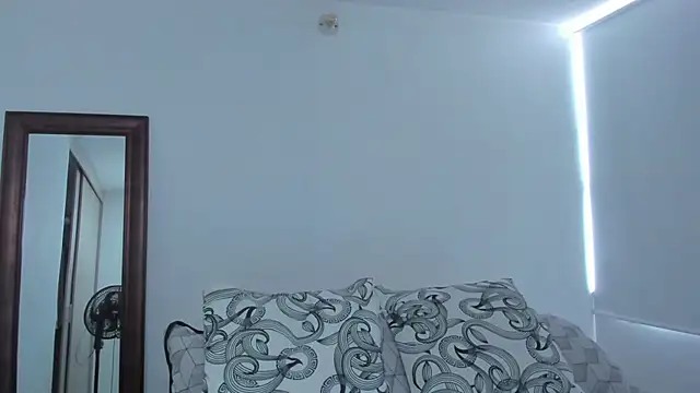 KingLevi01 online show from April 2026 07:38:02 PM