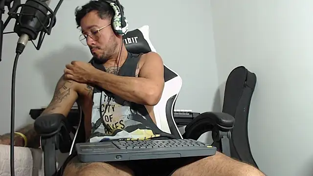 dereck karter online show from December 2024 02:09:01 AM