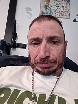 Snapshot of Mrluckstick chatting on November 2025 08:38:02 AM Mrluckstick online show from November 2025 08:38:02 AM