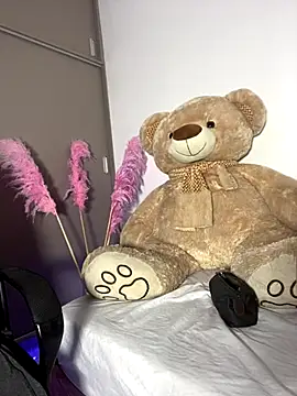 Charlottediolet online show from September 2025 11:23:02 AM