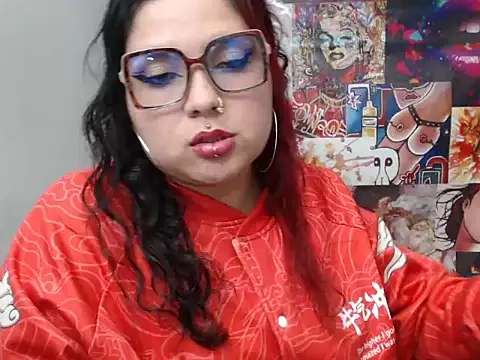 Curvy-Queen online show from September 2025 01:18:01 AM