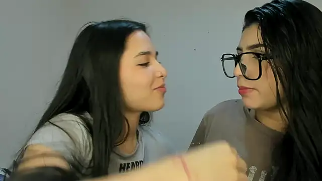 Snapshot of Sweet_and_Rous0 chatting on January 2026 02:26:02 AM Sweet and Rous0 online show from January 2026 02:26:02 AM