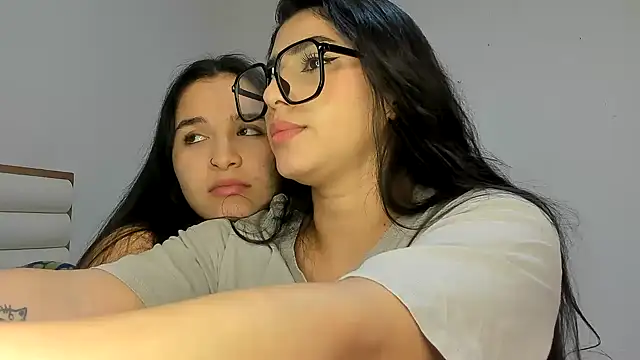 Snapshot of Sweet_and_Rous0 chatting on February 2026 03:33:02 AM Sweet and Rous0 online show from February 2026 03:33:02 AM