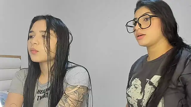 Snapshot of Sweet_and_Rous0 chatting on February 2026 02:04:01 AM Sweet and Rous0 online show from February 2026 02:04:01 AM
