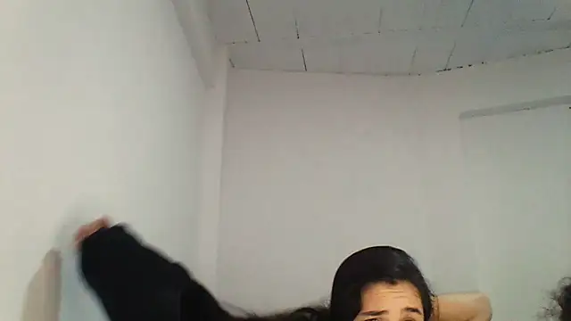 Snapshot of Sweet_and_Rous0 chatting on March 2026 01:44:01 AM Sweet and Rous0 online show from March 2026 01:44:01 AM