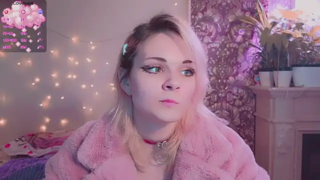 Snapshot of DoubleBubbleCum chatting on October 2025 07:57:02 PM DoubleBubbleCum online show from October 2025 07:57:02 PM