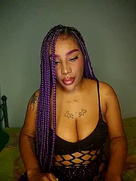 Queen Amara online show from December 2025 03:11:01 AM