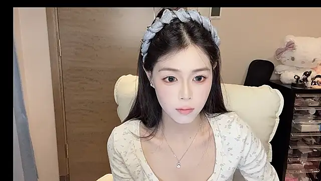 Koi-00 online show from November 2025 11:21:02 PM