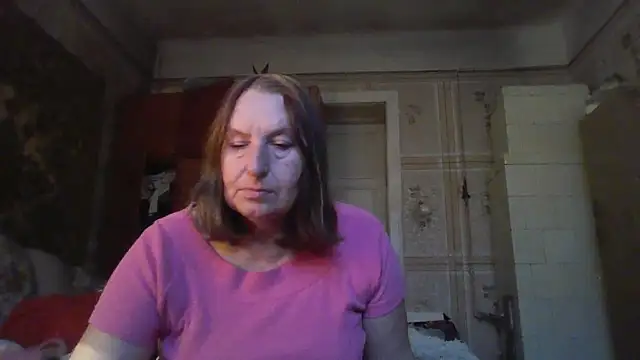 AnnaLive570 online show from December 2025 01:05:02 PM