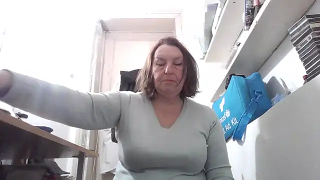 Snapshot of AnnaLive570 chatting on April 2026 04:24:02 AM AnnaLive570 online show from April 2026 04:24:02 AM