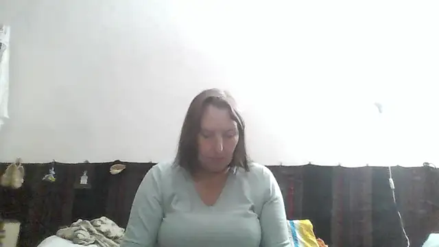 Snapshot of AnnaLive570 chatting on May 2026 01:44:01 AM AnnaLive570 online show from May 2026 01:44:01 AM