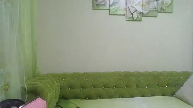 Zhinara online show from November 2025 05:23:02 PM