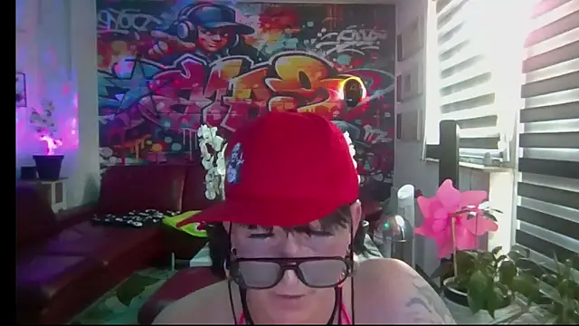 Snapshot of hellgirl1980 chatting on July 2026 11:27:02 AM hellgirl1980 online show from July 2026 11:27:02 AM