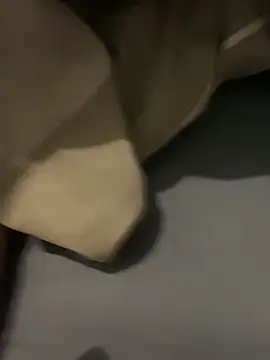 Maxie VIP online show from April 2026 10:57:02 PM