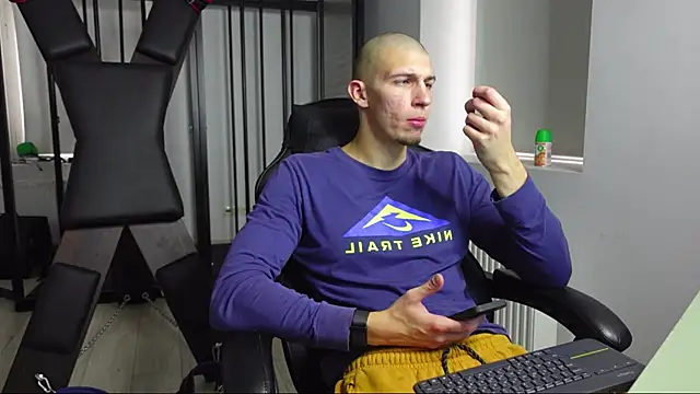 Snapshot of Ryan_Dozer chatting on October 2025 08:04:02 AM Ryan Dozer online show from October 2025 08:04:02 AM