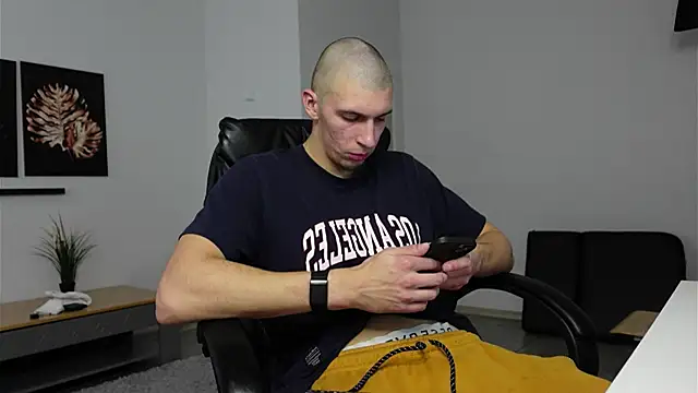 Snapshot of Ryan_Dozer chatting on October 2025 08:16:02 AM Ryan Dozer online show from October 2025 08:16:02 AM