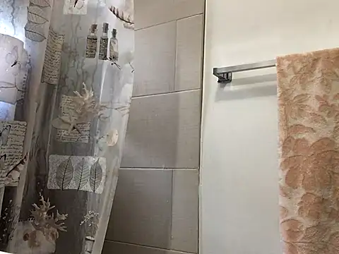 littyleesh1 online show from October 2025 02:47:01 PM