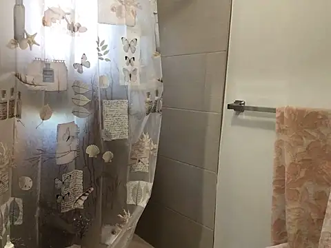 littyleesh1 online show from October 2025 01:10:01 PM