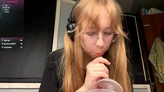 LouieRutt online show from September 2025 04:18:01 PM