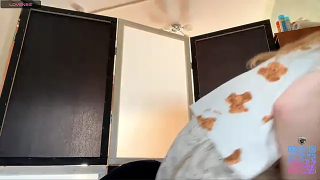 LouieRutt online show from September 2025 02:08:01 PM