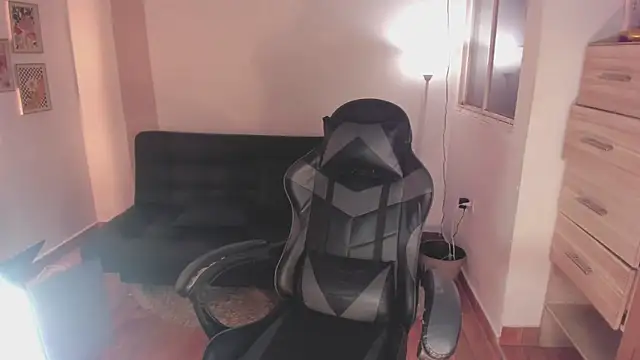 Nikkita Dragon online show from October 2025 02:23:02 AM