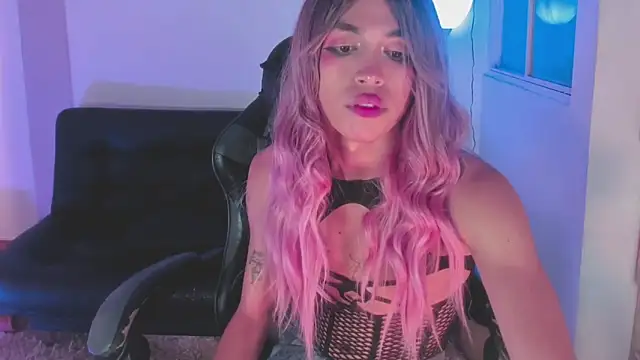 Nikkita Dragon online show from November 2025 01:59:01 AM