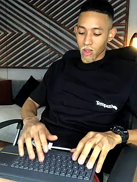 B Wild online show from October 2025 04:15:01 AM