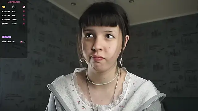 CrimsonLily online show from September 2025 07:25:01 PM