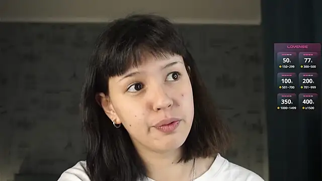 CrimsonLily online show from September 2025 04:08:01 PM