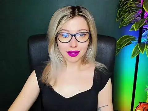 loveHeidi online show from November 2025 07:29:02 AM