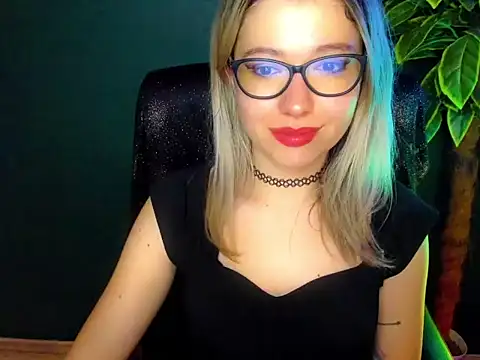 loveHeidi online show from December 2025 07:58:02 AM