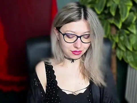 Snapshot of loveHeidi chatting on April 2026 04:27:01 AM loveHeidi online show from April 2026 04:27:01 AM