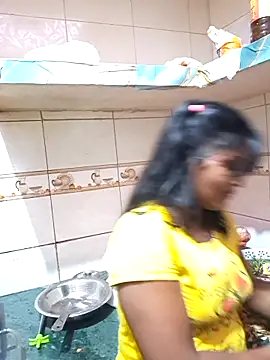 Rashmi Pathak online show from October 2025 02:31:01 AM