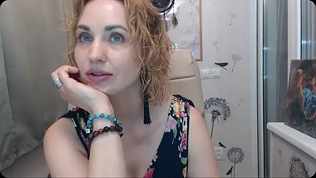 Snapshot of KatrinAlluring chatting on October 2025 04:32:02 AM KatrinAlluring online show from October 2025 04:32:02 AM