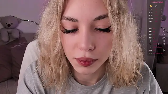 Leila Vanilla online show from March 2026 03:24:02 AM