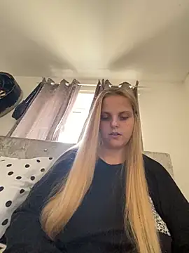 Snapshot of Dolliejayxx chatting on October 2025 09:53:02 AM Dolliejayxx online show from October 2025 09:53:02 AM