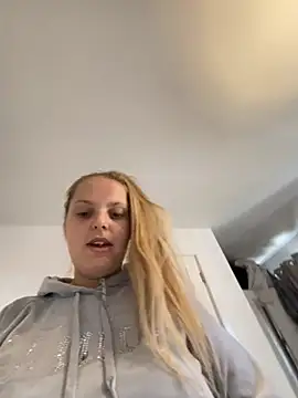 Snapshot of Dolliejayxx chatting on November 2025 12:27:02 PM Dolliejayxx online show from November 2025 12:27:02 PM