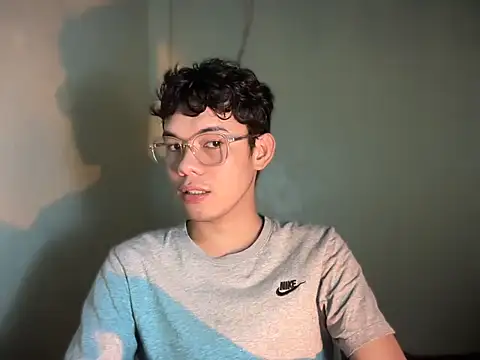 keirflorianxx online show from September 2025 01:01:01 PM