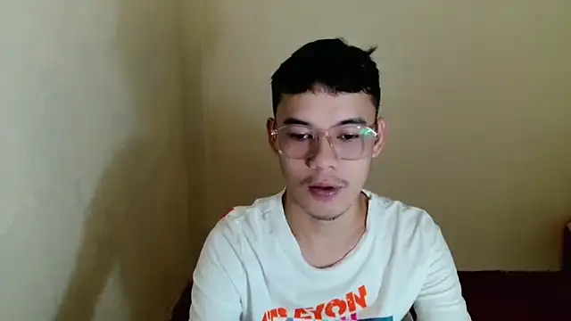 keirflorianxx online show from September 2025 05:59:01 PM
