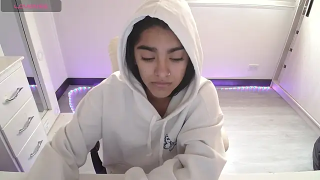 amarasilk  online show from April 2026 05:06:02 PM