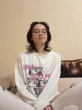 MeCharlotte online show from September 2025 04:29:02 PM