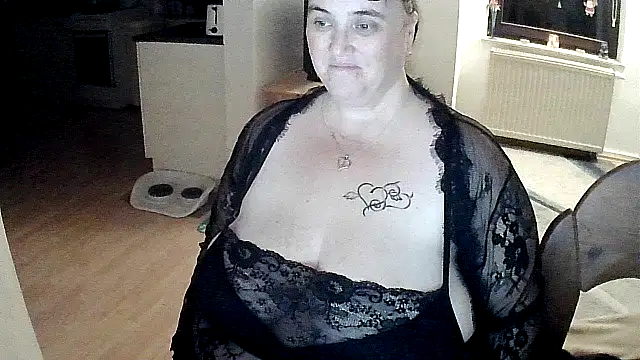 Minou1610 online show from November 2025 07:35:01 PM