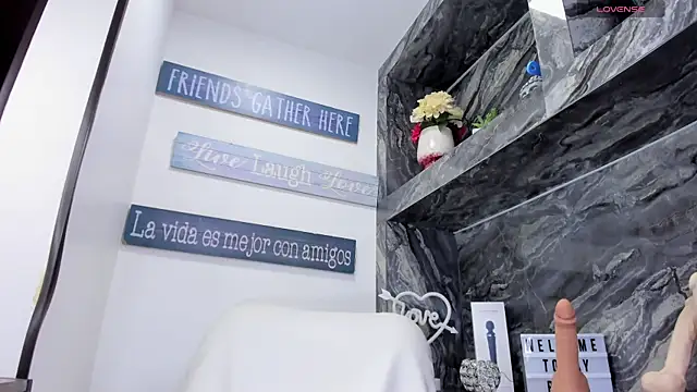 foxy zoe online show from November 2025 06:06:02 PM